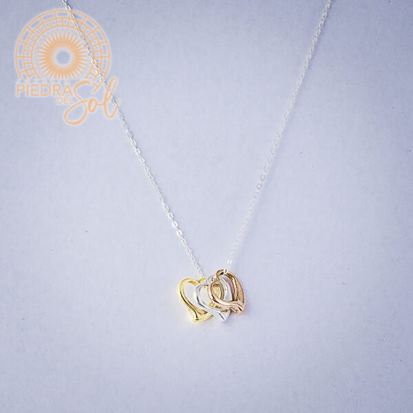 TRES CORAZONES