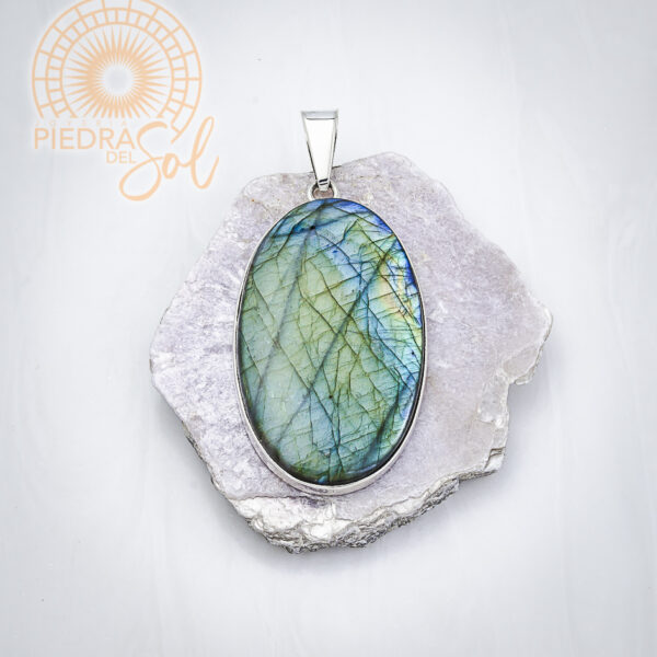 LABRADORITA GRANDE OVALADA